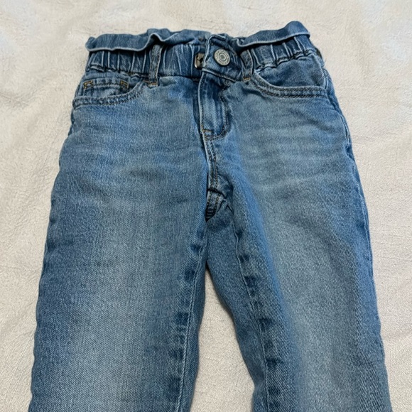 Gap Toddler Fleece-Lined Just Like Mom Jeans with Washwell - Picture 2 of 4